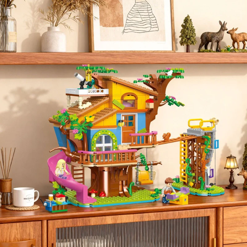 823pcs JIESTAR JJ9225 Rock Climbing Treehouse - Image 2
